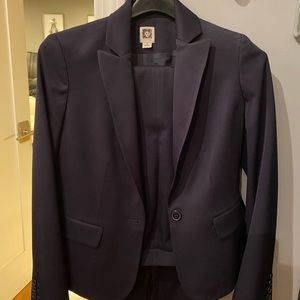 Anne Klein 2 piece navy suit size 4